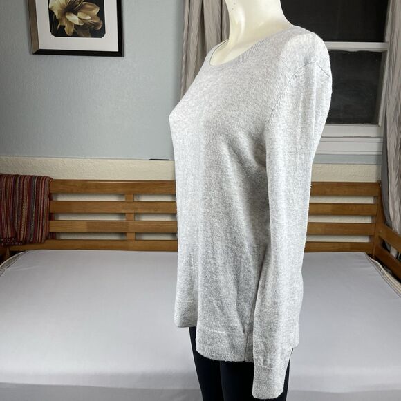 ANN TAYLOR LOFT Long Sleeve Button Back Sweater Women’s Med Light Grey Academia - Picture 4 of 13